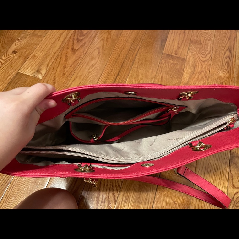 A coral Calvin Klein purse - Picture 4 of 6